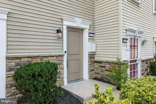 402 WOODCREST DR SE, Washington, DC 20032