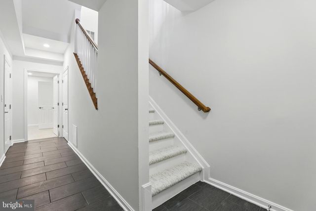 402 WOODCREST DR SE, Washington, DC 20032