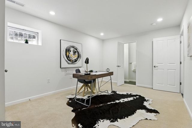 402 WOODCREST DR SE, Washington, DC 20032