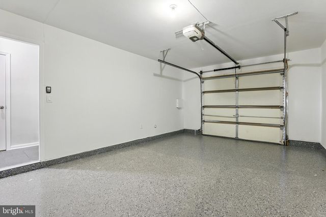 402 WOODCREST DR SE, Washington, DC 20032