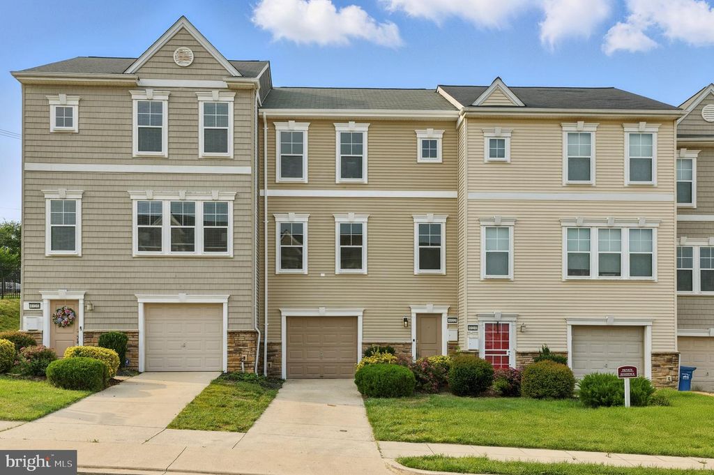 402 WOODCREST DR SE, Washington, DC 20032