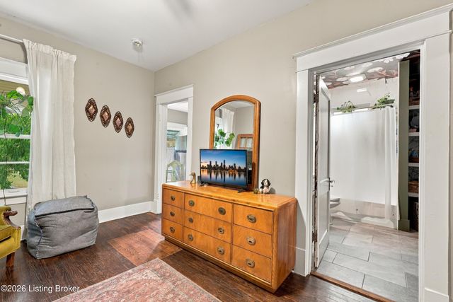 2910 Garfield Ave, Louisville, KY 40212
