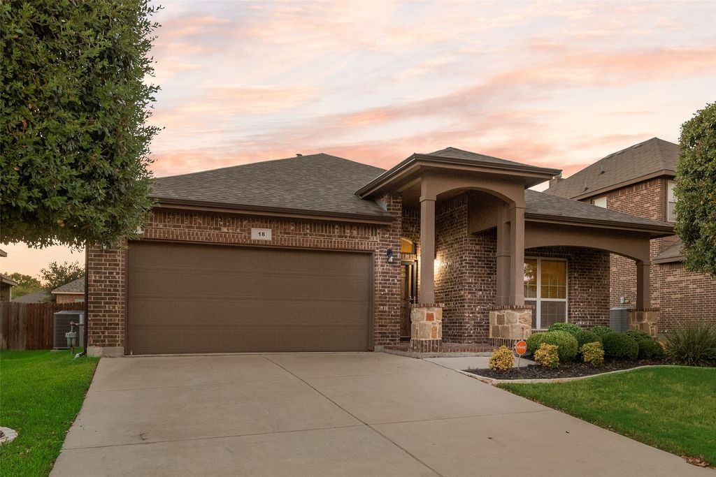 18 Auburn Drive, Edgecliff Village, TX 76134 — exterior