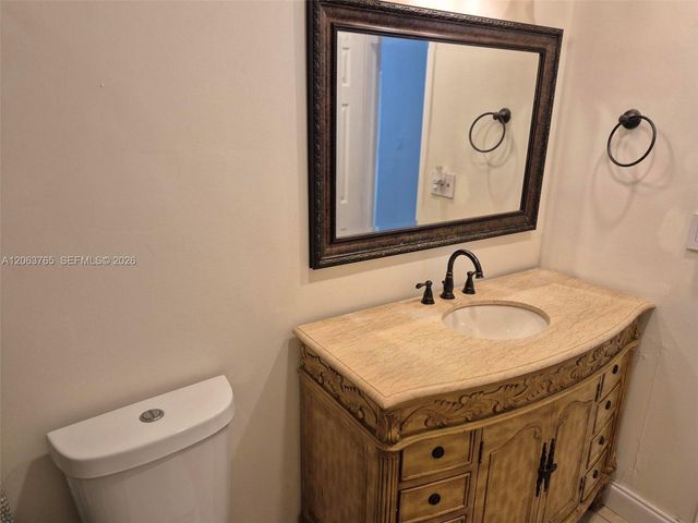 214 Wimbledon Lake Drive 57, Plantation, FL 33324