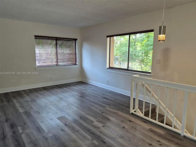 214 Wimbledon Lake Drive 57, Plantation, FL 33324
