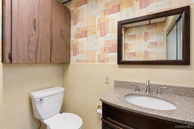 151-27 11th Avenue, Whitestone, NY 11357