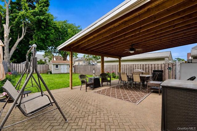 151-27 11th Avenue, Whitestone, NY 11357