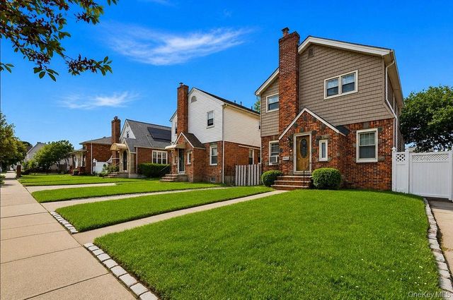 151-27 11th Avenue, Whitestone, NY 11357
