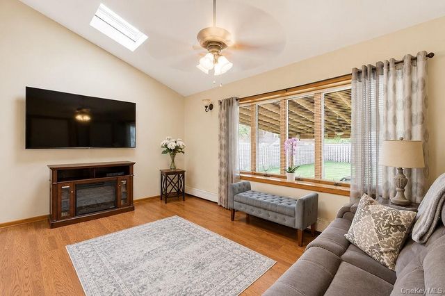 151-27 11th Avenue, Whitestone, NY 11357