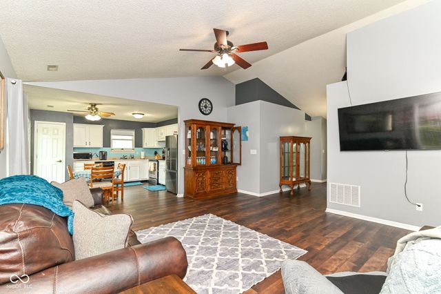 133 Brixton Woods West Drive, Pittsboro, IN 46167