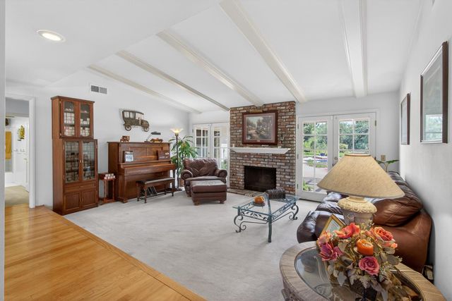 226 Firestone Dr, Roseville, CA 95678