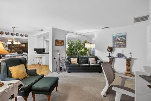 226 Firestone Dr, Roseville, CA 95678