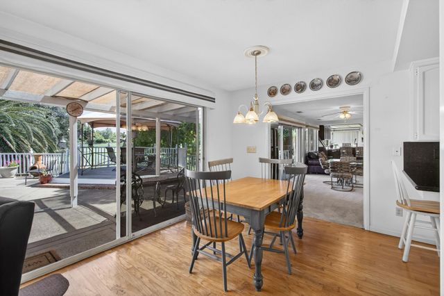 226 Firestone Dr, Roseville, CA 95678