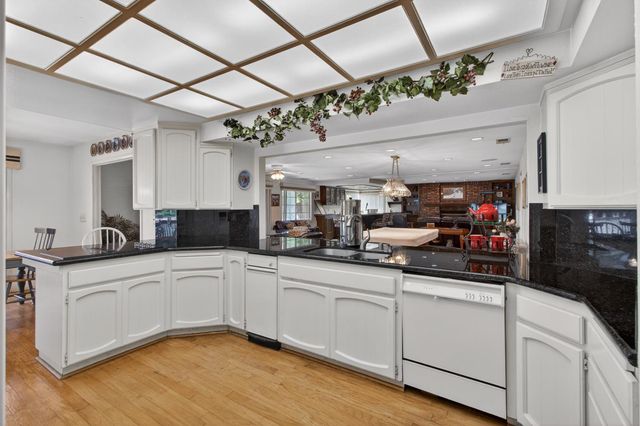 226 Firestone Dr, Roseville, CA 95678