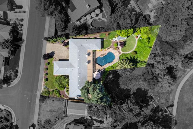 226 Firestone Dr, Roseville, CA 95678