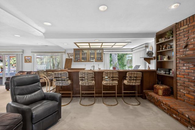 226 Firestone Dr, Roseville, CA 95678