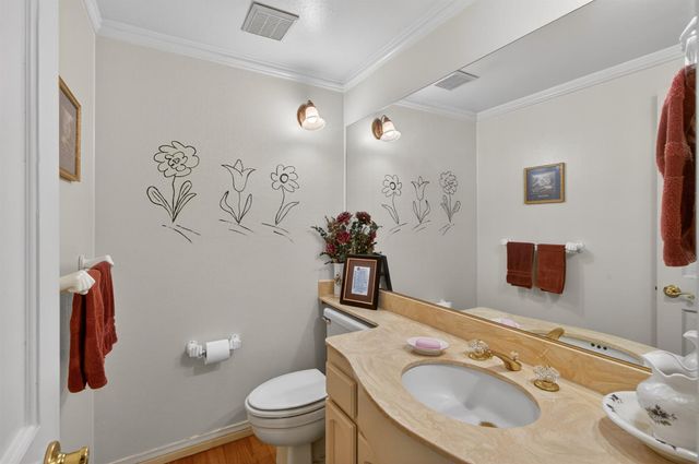 226 Firestone Dr, Roseville, CA 95678