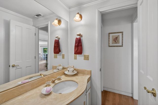 226 Firestone Dr, Roseville, CA 95678