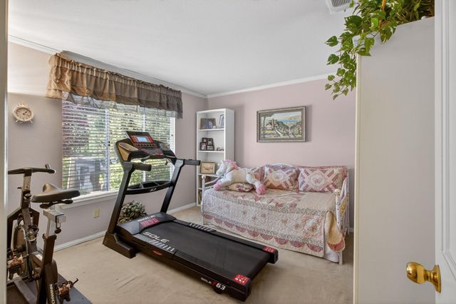 226 Firestone Dr, Roseville, CA 95678