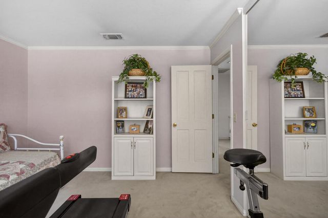 226 Firestone Dr, Roseville, CA 95678