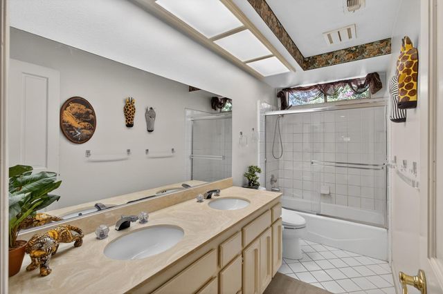 226 Firestone Dr, Roseville, CA 95678