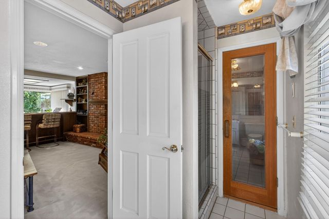226 Firestone Dr, Roseville, CA 95678