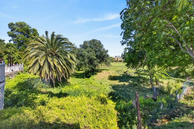 226 Firestone Dr, Roseville, CA 95678