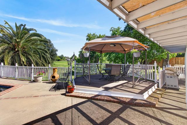 226 Firestone Dr, Roseville, CA 95678