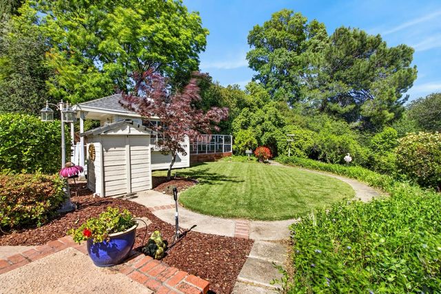 226 Firestone Dr, Roseville, CA 95678