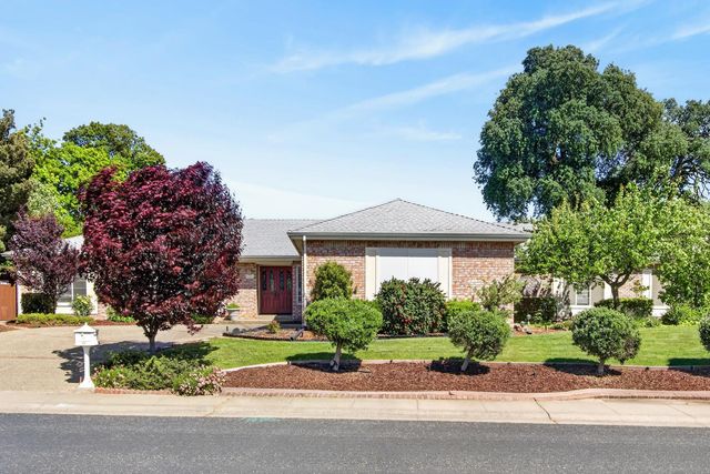 226 Firestone Dr, Roseville, CA 95678