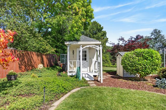 226 Firestone Dr, Roseville, CA 95678
