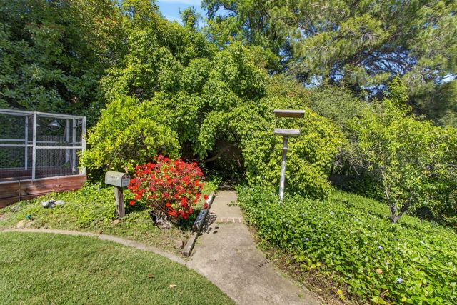 226 Firestone Dr, Roseville, CA 95678