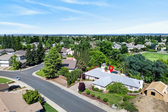 226 Firestone Dr, Roseville, CA 95678