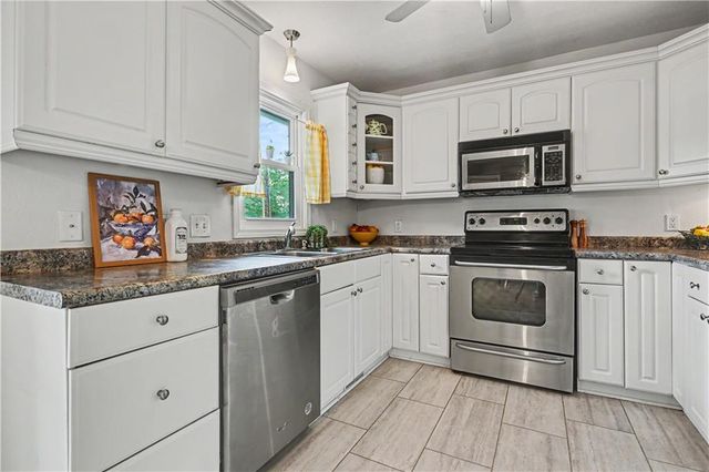 2220 Learnard Avenue, Lawrence, KS 66046