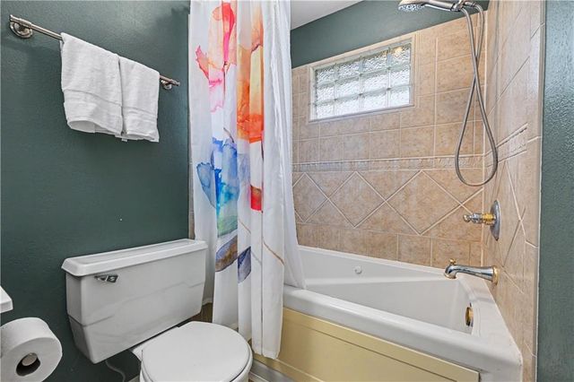 2220 Learnard Avenue, Lawrence, KS 66046