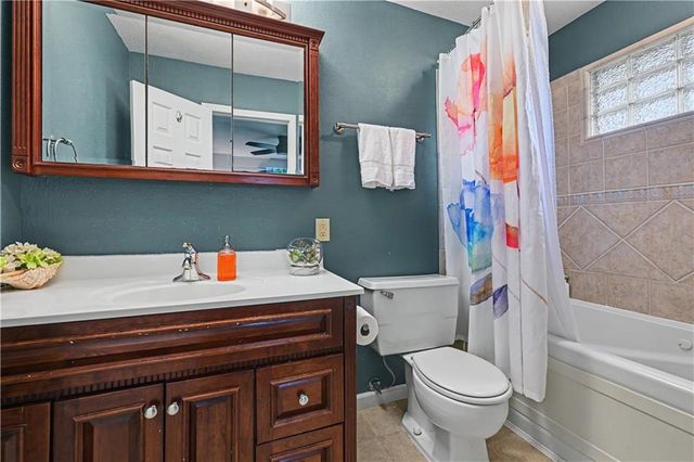 2220 Learnard Avenue, Lawrence, KS 66046