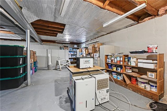 2220 Learnard Avenue, Lawrence, KS 66046