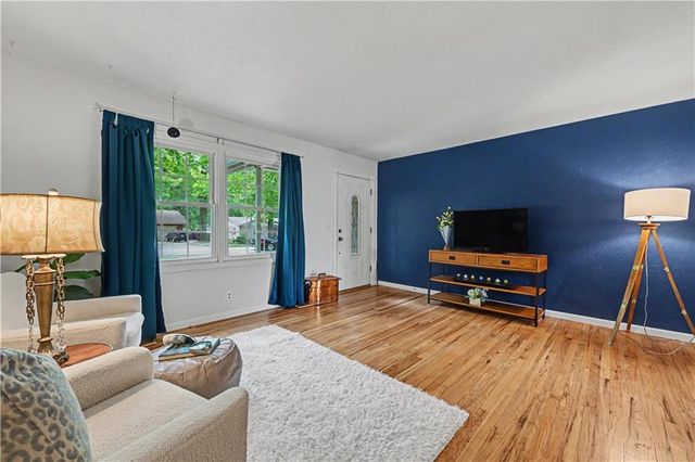 2220 Learnard Avenue, Lawrence, KS 66046