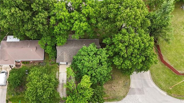 2220 Learnard Avenue, Lawrence, KS 66046