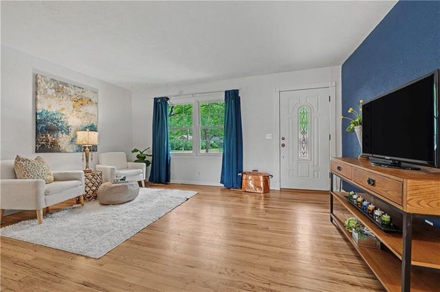 2220 Learnard Avenue, Lawrence, KS 66046