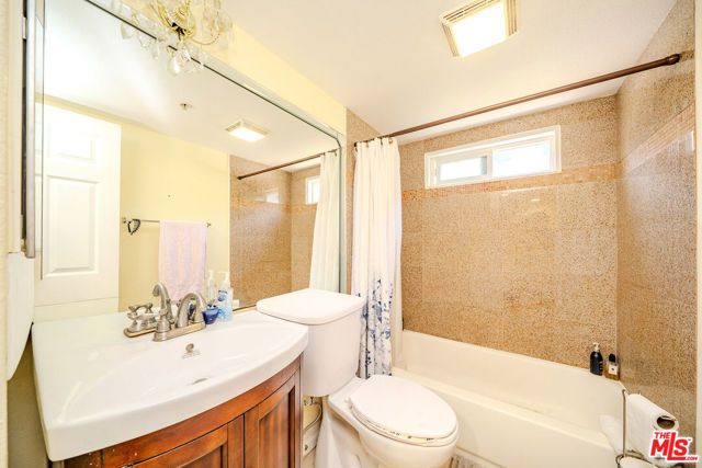 456 Shatto Place 18, Los Angeles, CA 90020