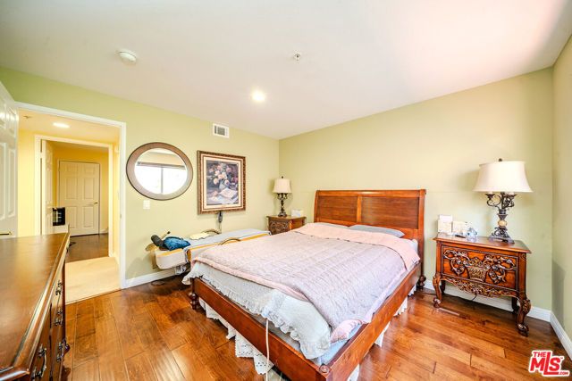 456 Shatto Place 18, Los Angeles, CA 90020