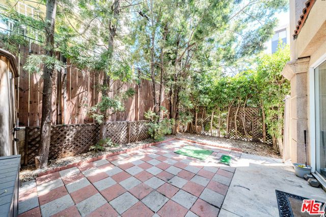 456 Shatto Place 18, Los Angeles, CA 90020