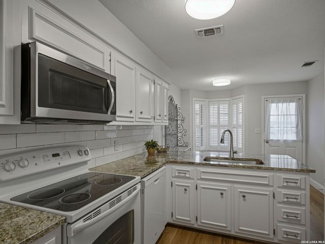 2611 Eisenhauer Rd Apt 502, San Antonio, TX 78209