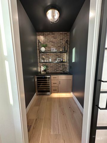 461 S Quincannon Lane, Star, ID 83669