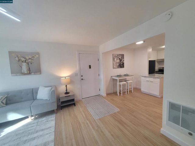 375 Camelback Rd 23, Pleasant Hill, CA 94523