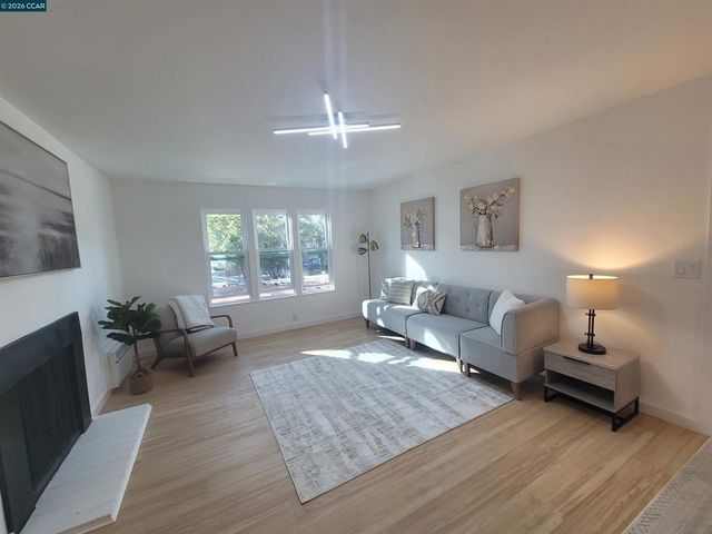 375 Camelback Rd 23, Pleasant Hill, CA 94523