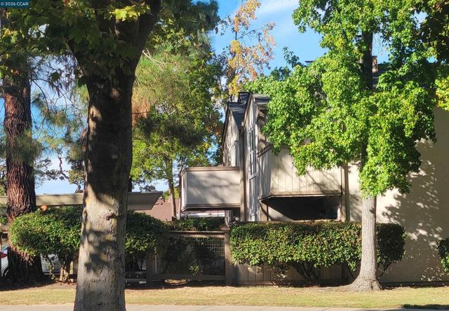 375 Camelback Rd 23, Pleasant Hill, CA 94523