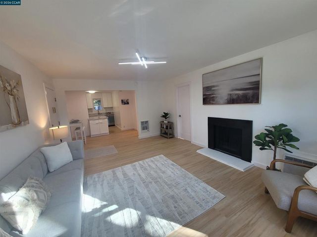 375 Camelback Rd 23, Pleasant Hill, CA 94523