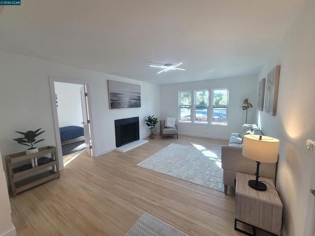 375 Camelback Rd 23, Pleasant Hill, CA 94523